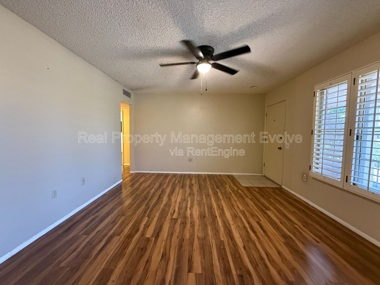 17026 N 96th Ave - Photo 4 of 23