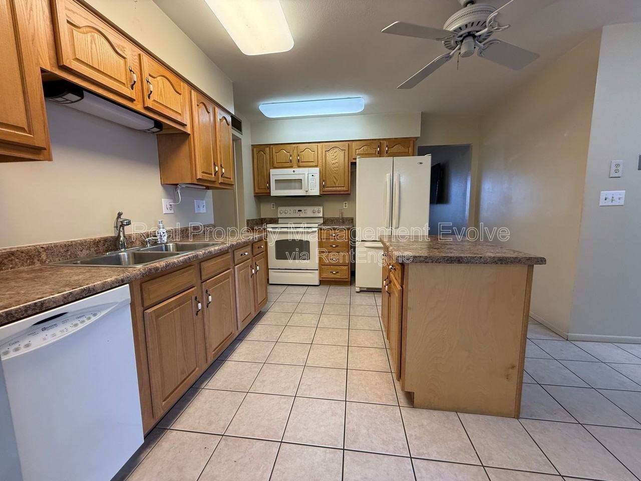 17026 N 96th Ave - Photo 7 of 23