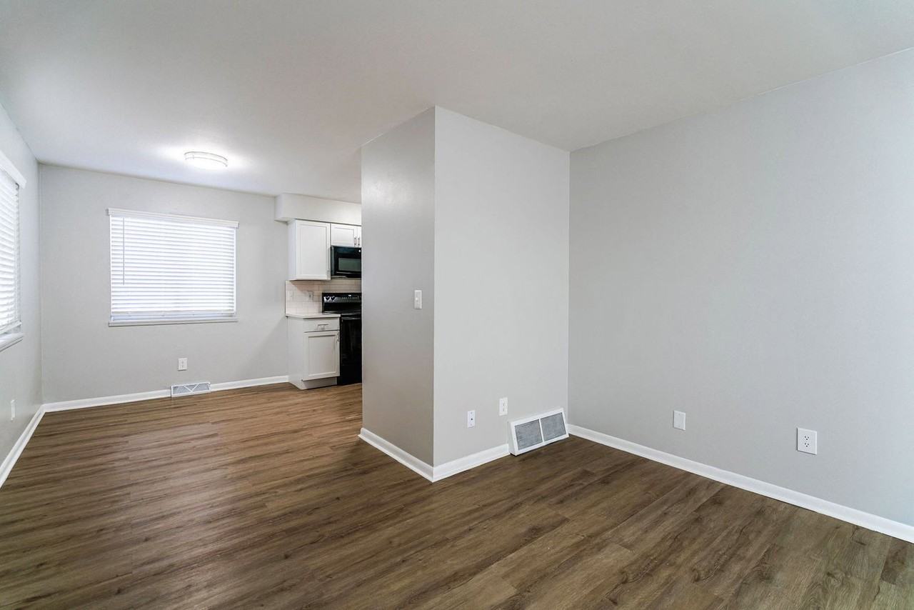 656 Riverview Dr #C - Photo 3 of 17