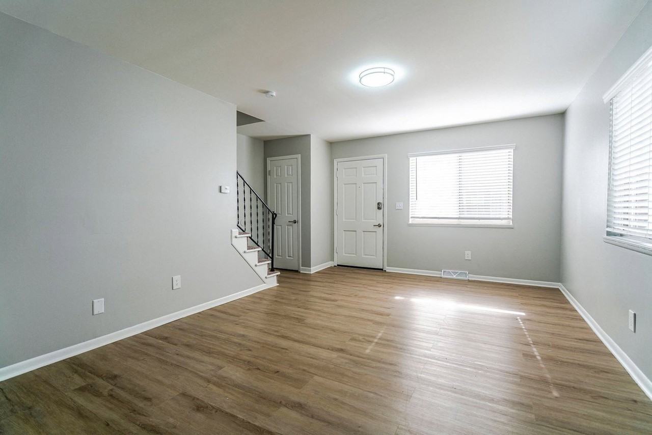 656 Riverview Dr #C - Photo 4 of 17