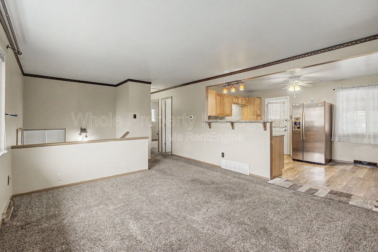 4204 Hoyt St - Photo 5 of 28