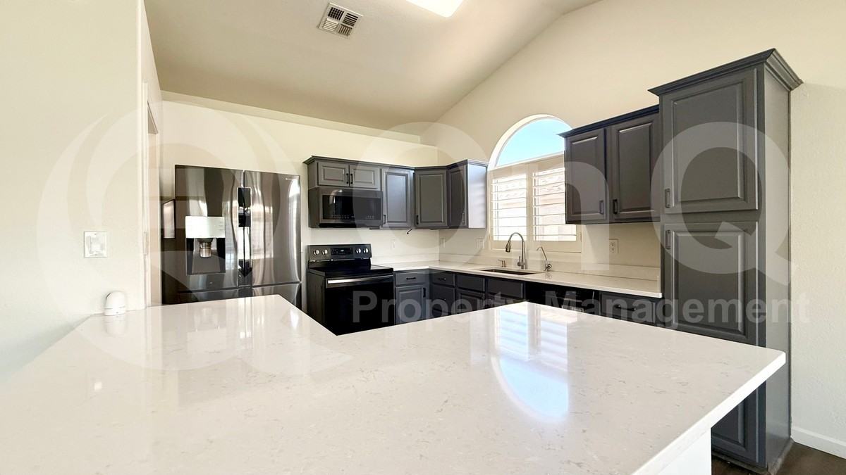 1581 W Butler Dr - Photo 4 of 19
