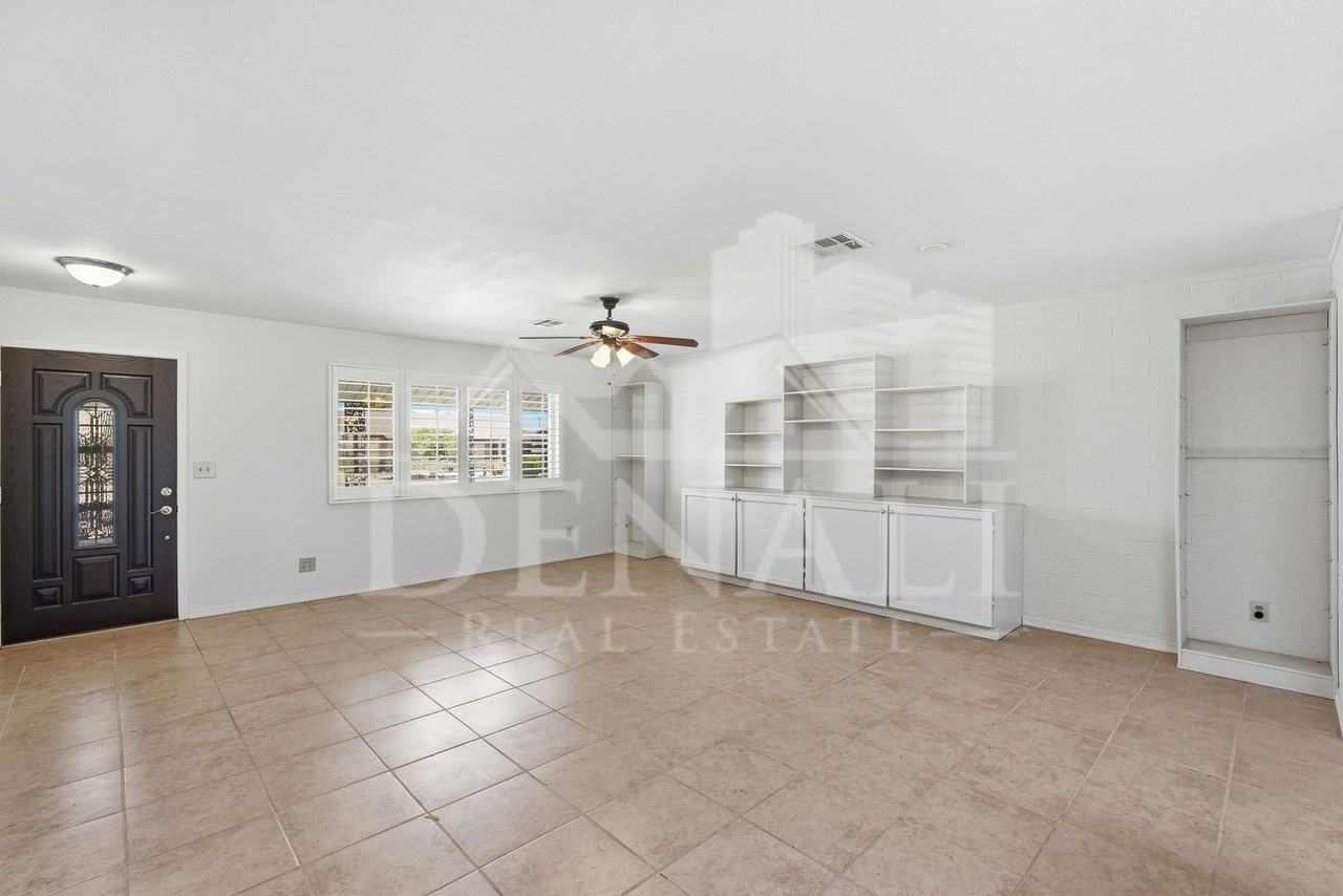 10747 W Hope Dr - Photo 6 of 27