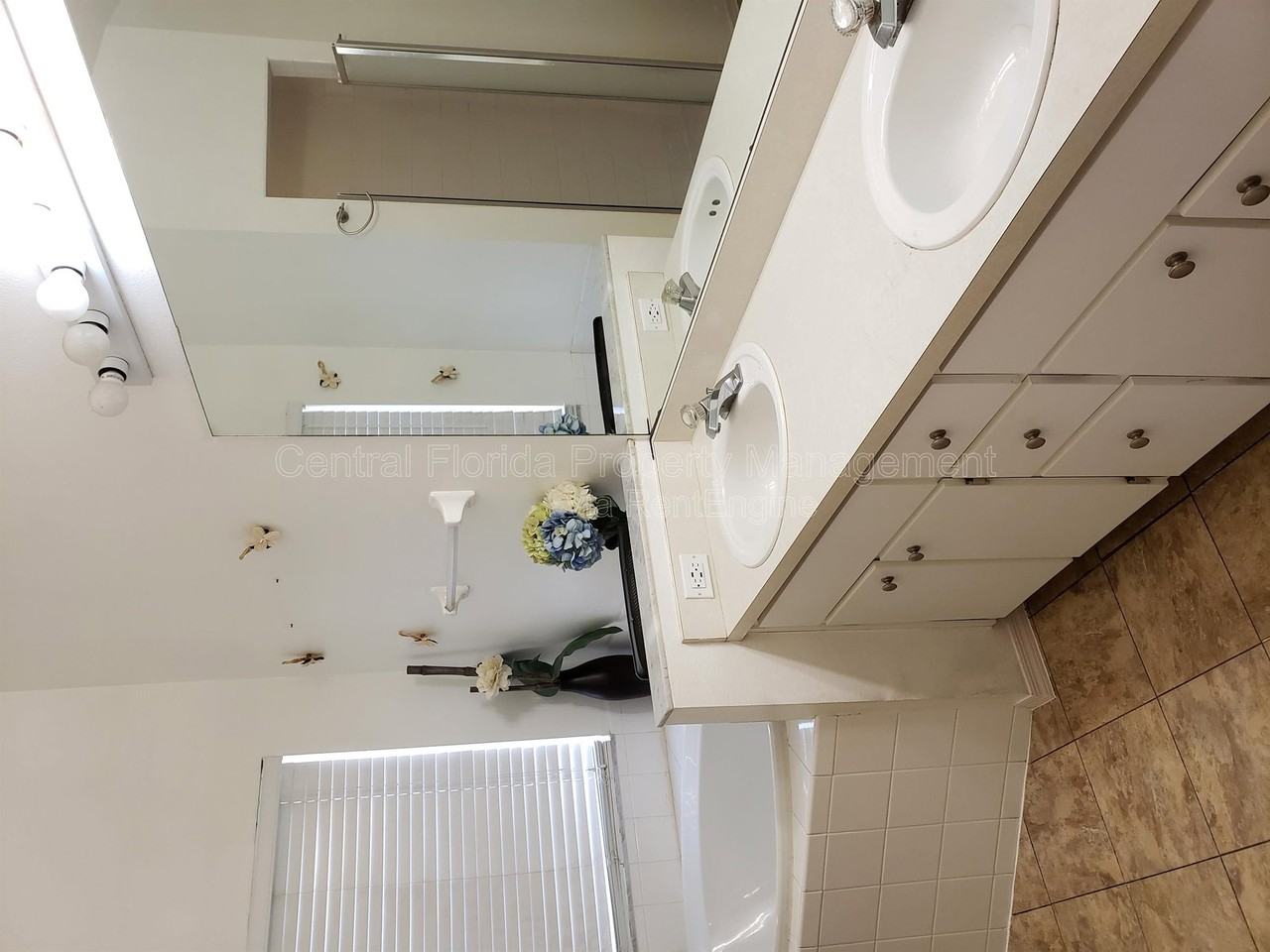 2226 Justin Ave - Photo 6 of 28