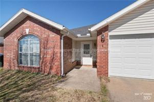 featured image of 890 Sunflower St