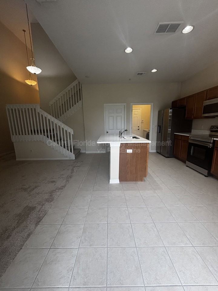 10036 Moorshire Cir - Photo 6 of 29
