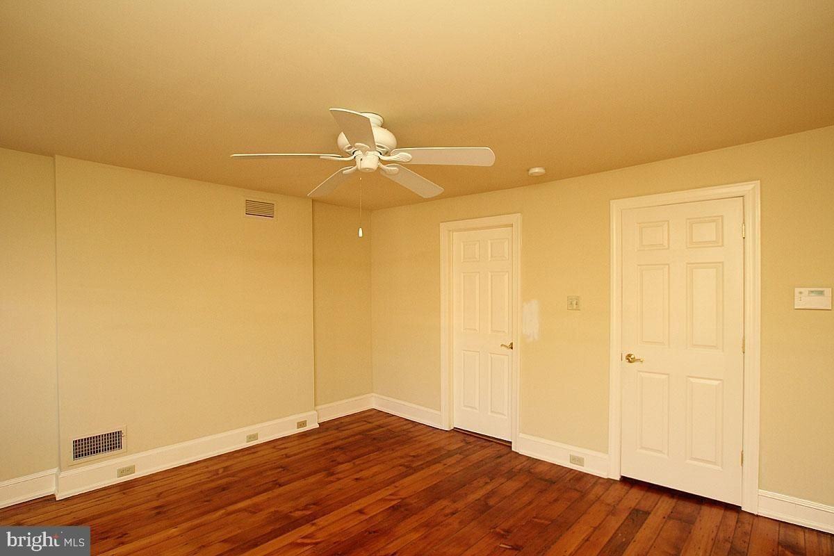 2206 Montrose St - Photo 4 of 14