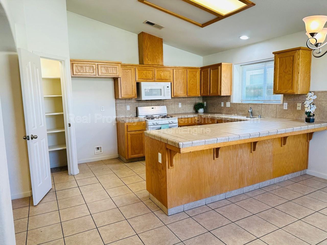 228 River Pt - Photo 2 of 18