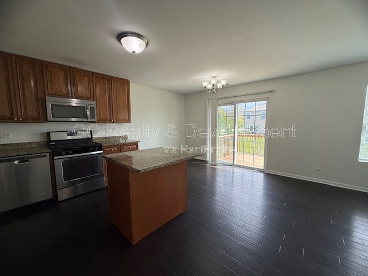 1062 Turin Dr - Photo 5 of 21