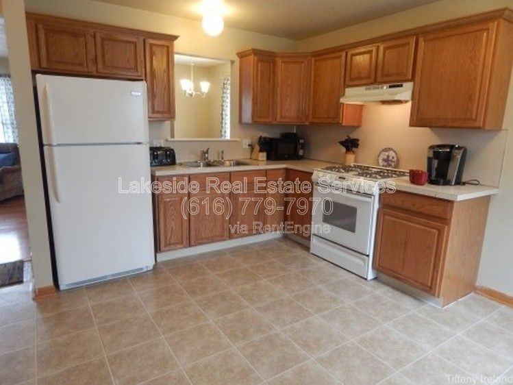 711 Logan St Se - Photo 3 of 21