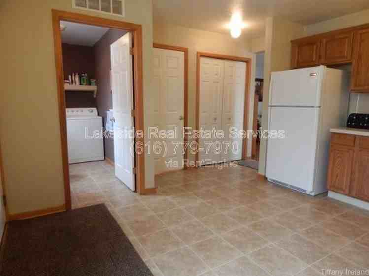 711 Logan St Se - Photo 6 of 21
