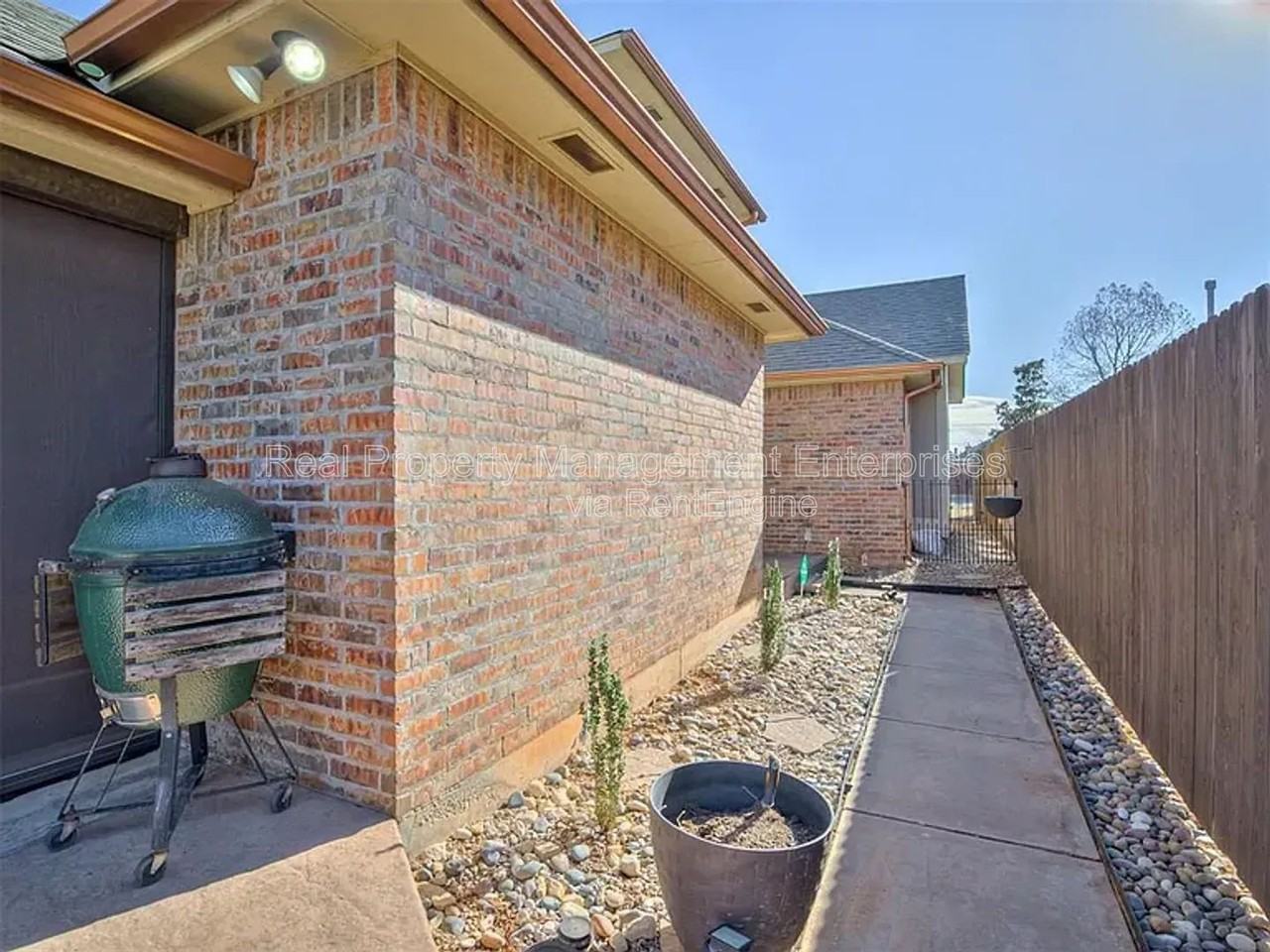 12109 Crystal Gardens Pl - Photo 7 of 8