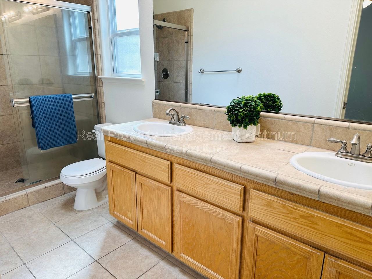 220 River Pt - Photo 7 of 25