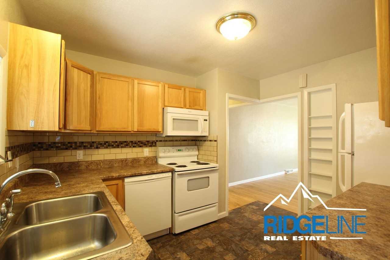 2820 2nd Ave S - Photo 4 of 17