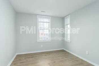8 Pond St - Photo 7 of 17