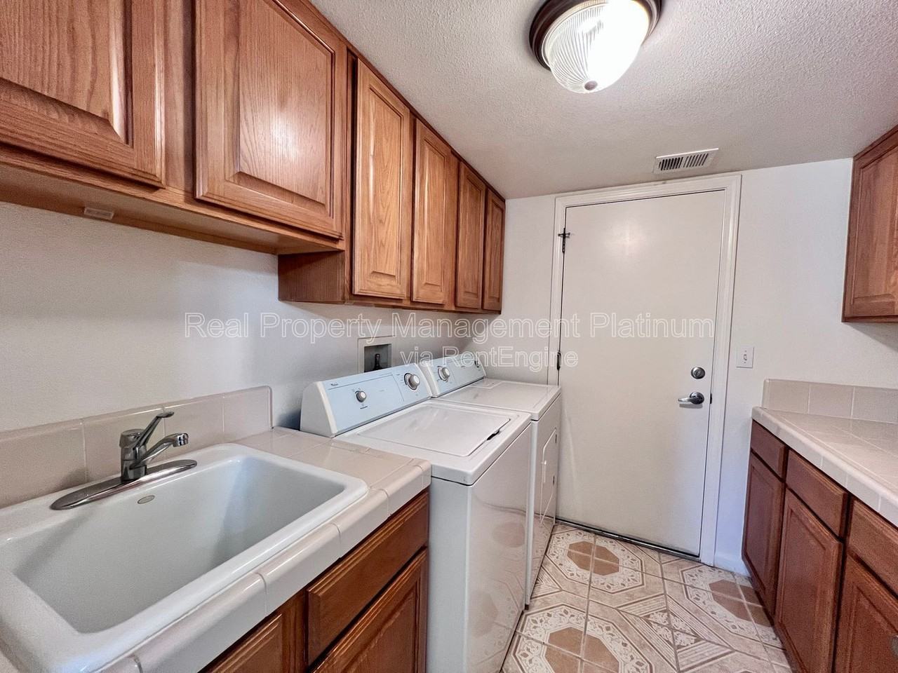 5460 W Ashcroft Ave - Photo 7 of 23