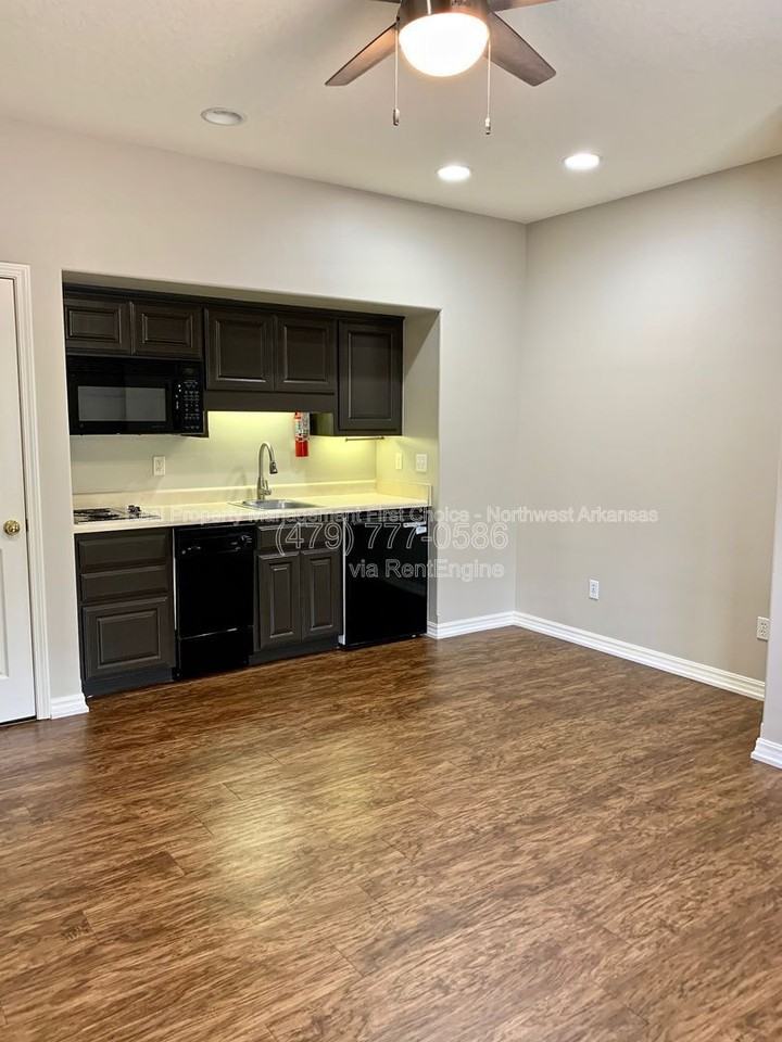 1 Watkins Way #51B - Photo 6 of 11
