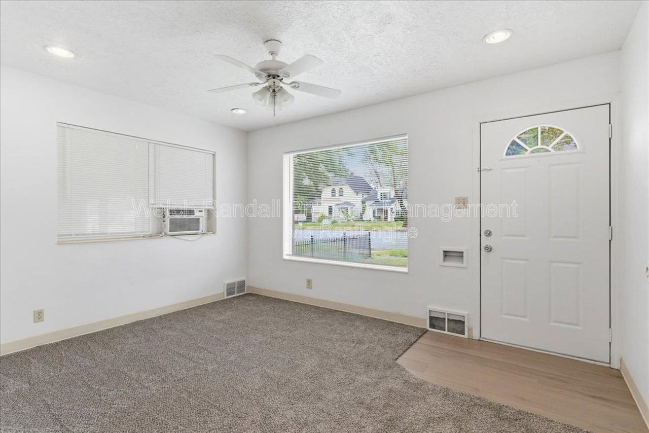 2353 Jackson Ave - Photo 3 of 21