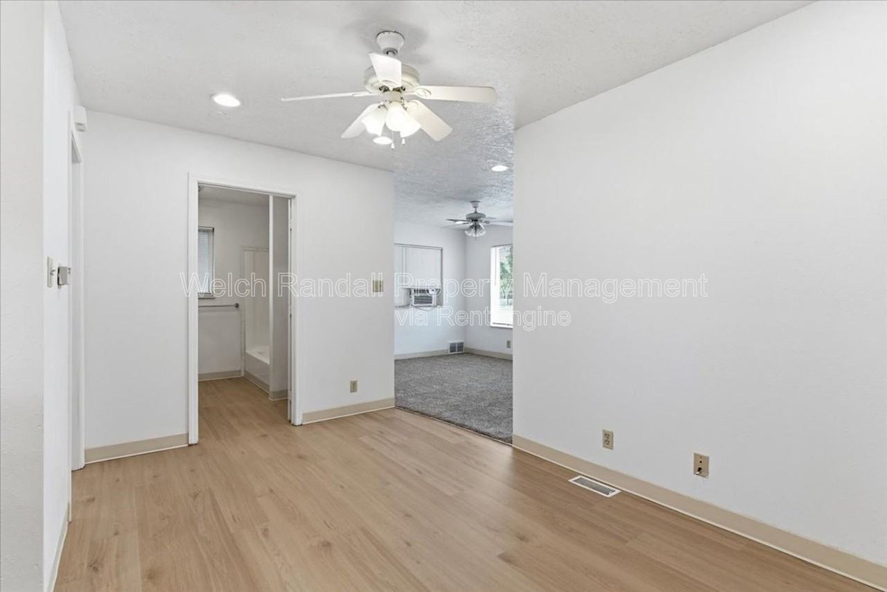 2353 Jackson Ave - Photo 6 of 21
