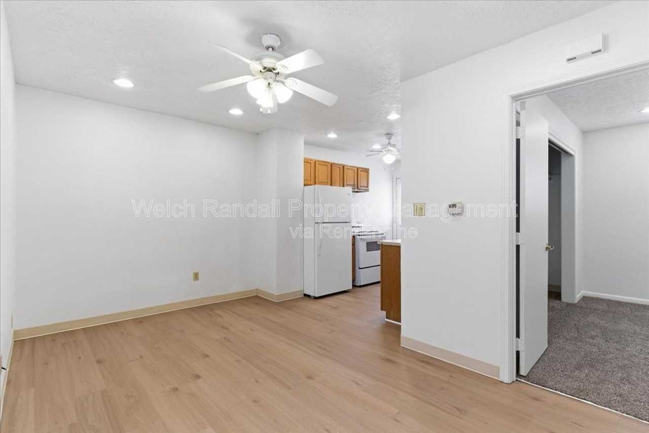 2353 Jackson Ave - Photo 7 of 21