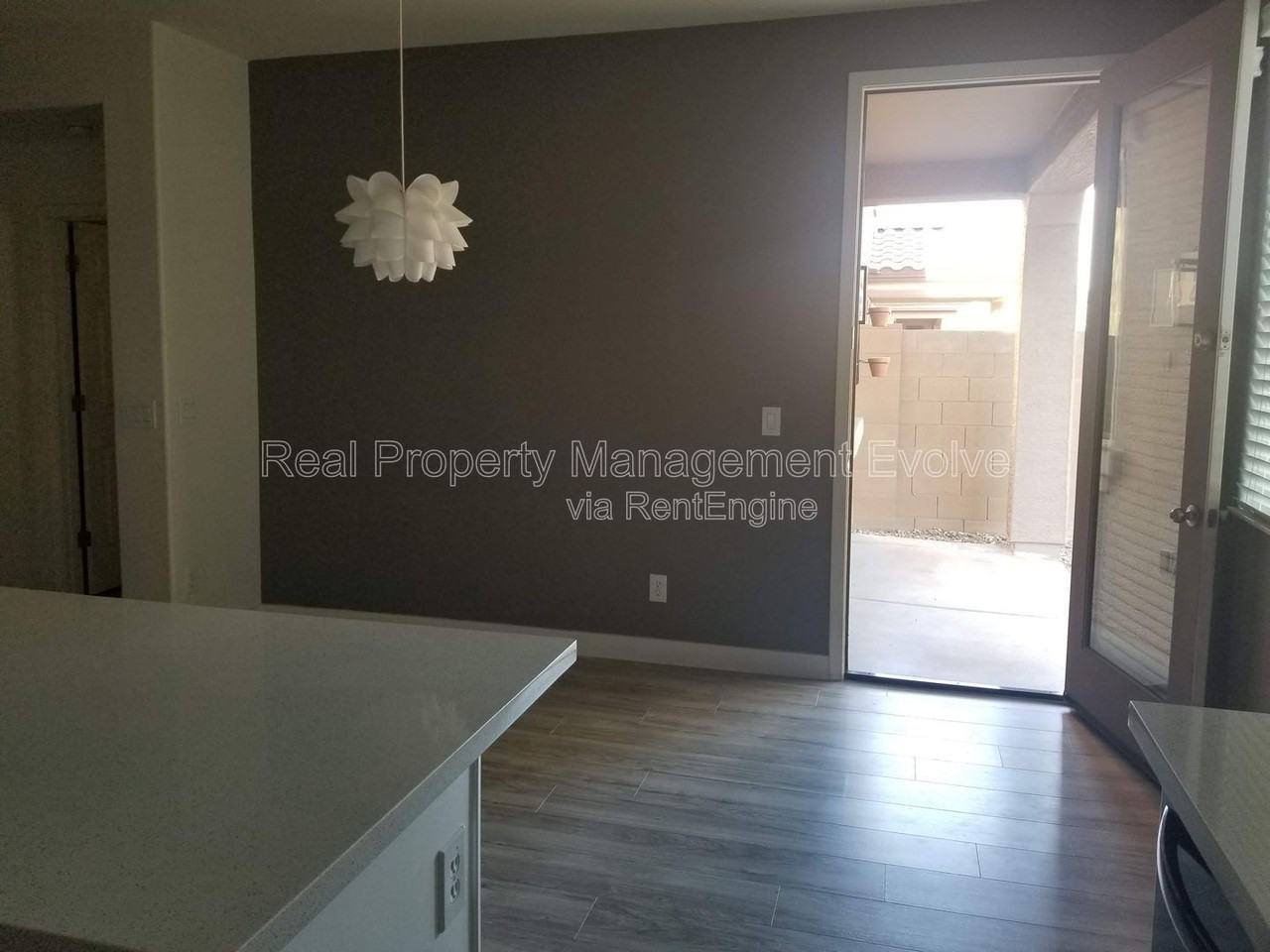 3234 W Florimond Rd - Photo 5 of 32