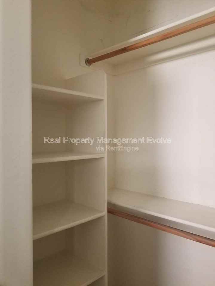 3234 W Florimond Rd - Photo 6 of 32