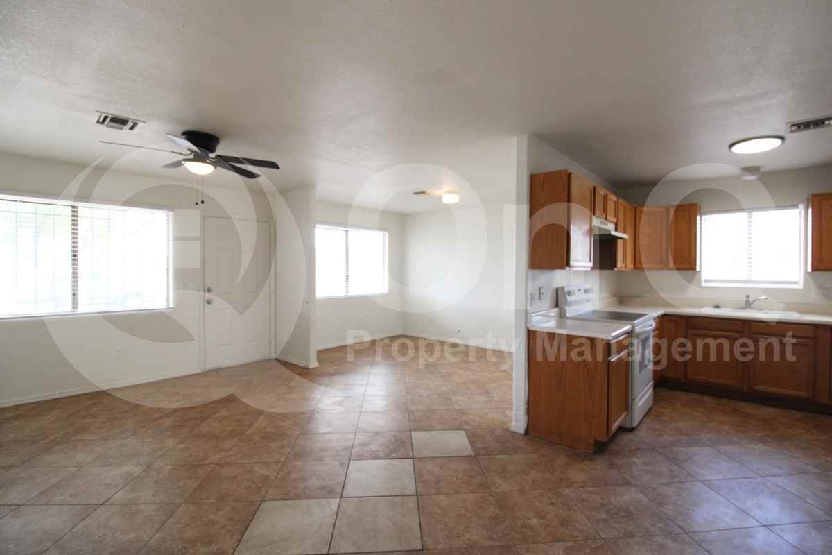 144 W Lincoln Ave - Photo 6 of 23