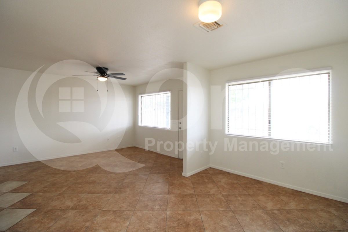 144 W Lincoln Ave - Photo 7 of 23