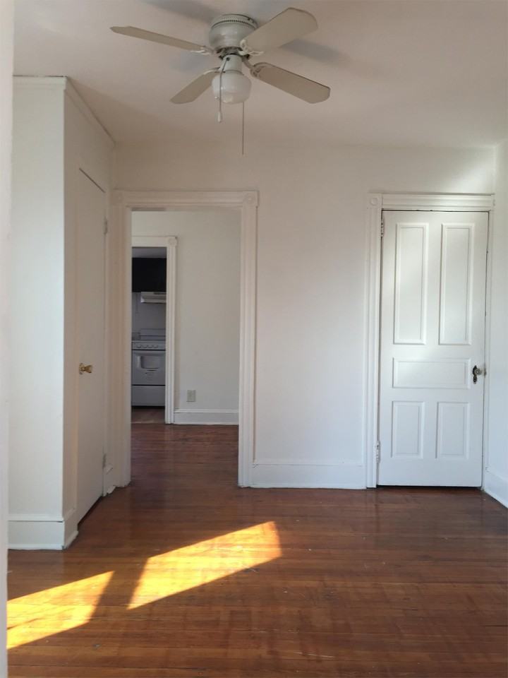 539 E Chestnut StreetApartment 3 #539-3 - Photo 2 of 3
