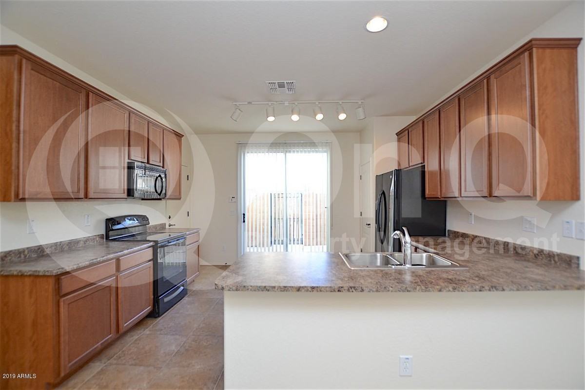 4028 E Tulsa St - Photo 2 of 25