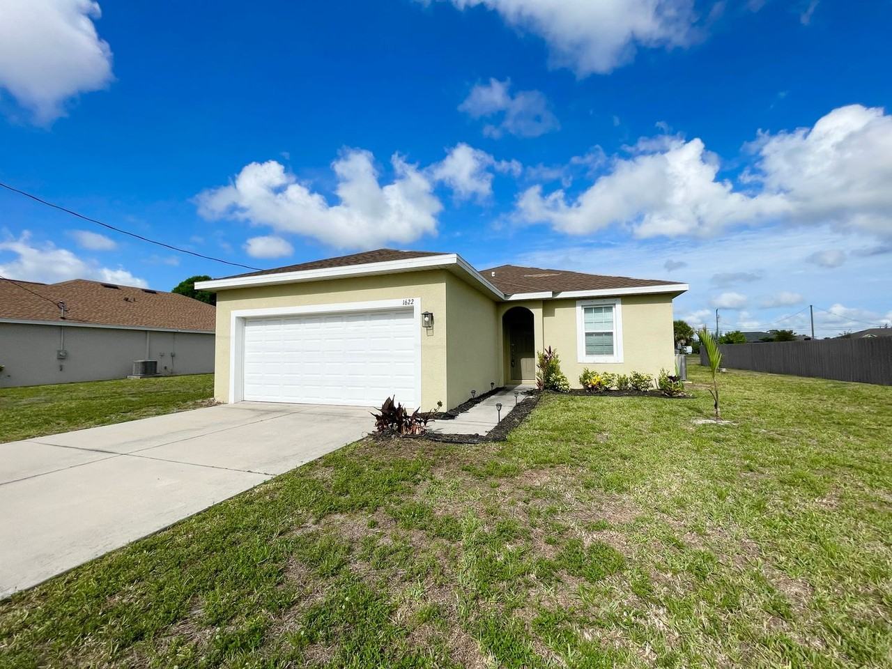 1622 Sw 16th Ct - Photo 2 of 20