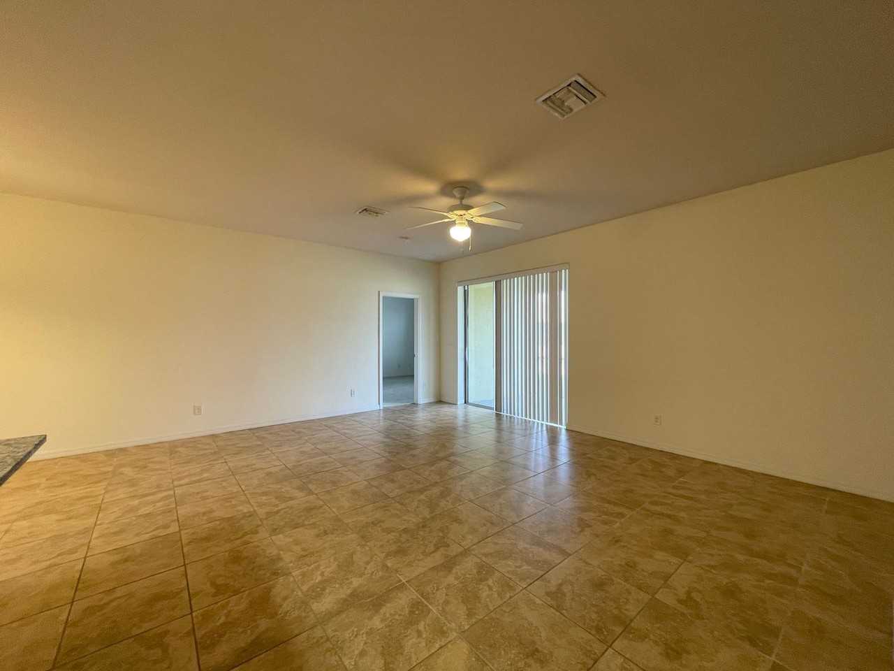1622 Sw 16th Ct - Photo 4 of 20