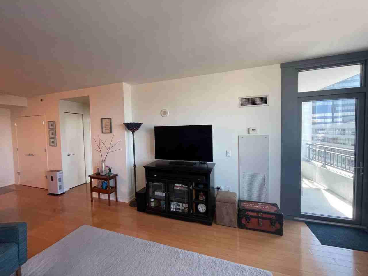 2101 Market St #1605 - Photo 5 of 9
