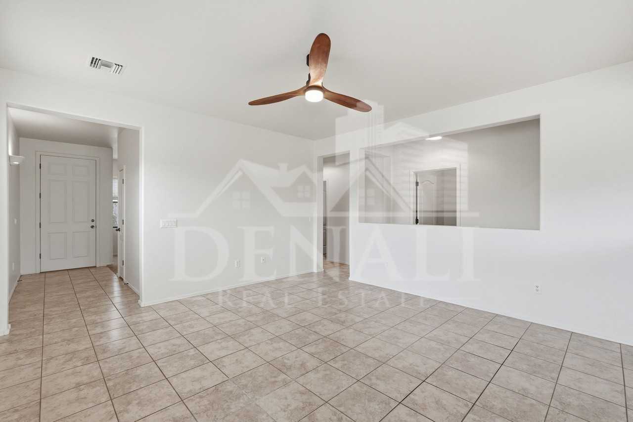 584 N Highlands Grove Ln - Photo 3 of 28