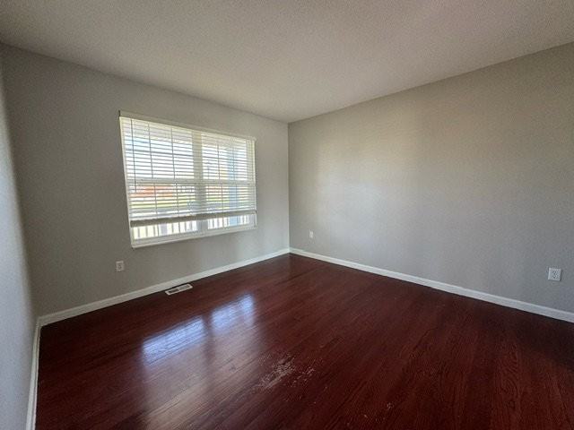 1041 Flora Lake Ct - Photo 5 of 32
