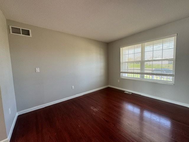 1041 Flora Lake Ct - Photo 6 of 32