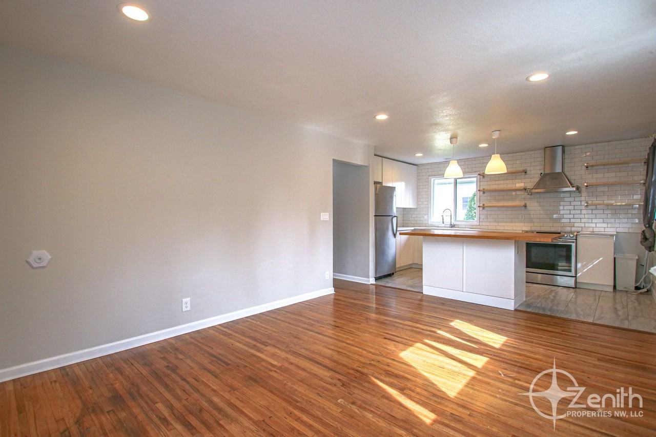1601 Esther St #1601 - Photo 5 of 16