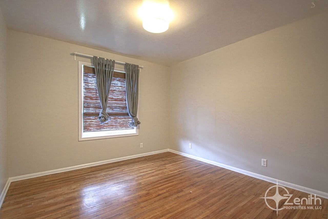 1601 Esther St #1601 - Photo 7 of 16