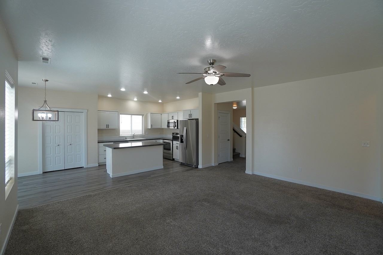 3061 W Silver River St #1 - Photo 6 of 27