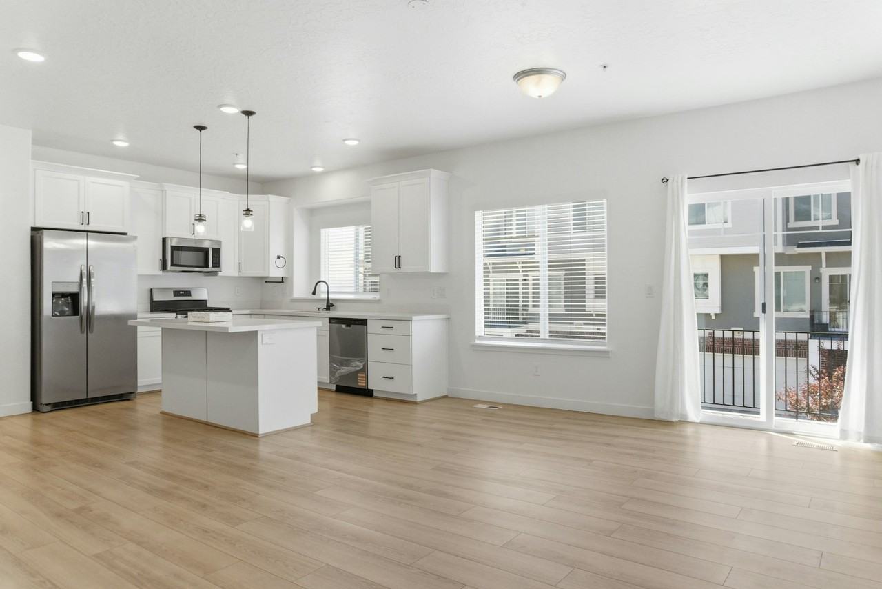 4208 West Camp Floyd Court - Photo 5 of 12