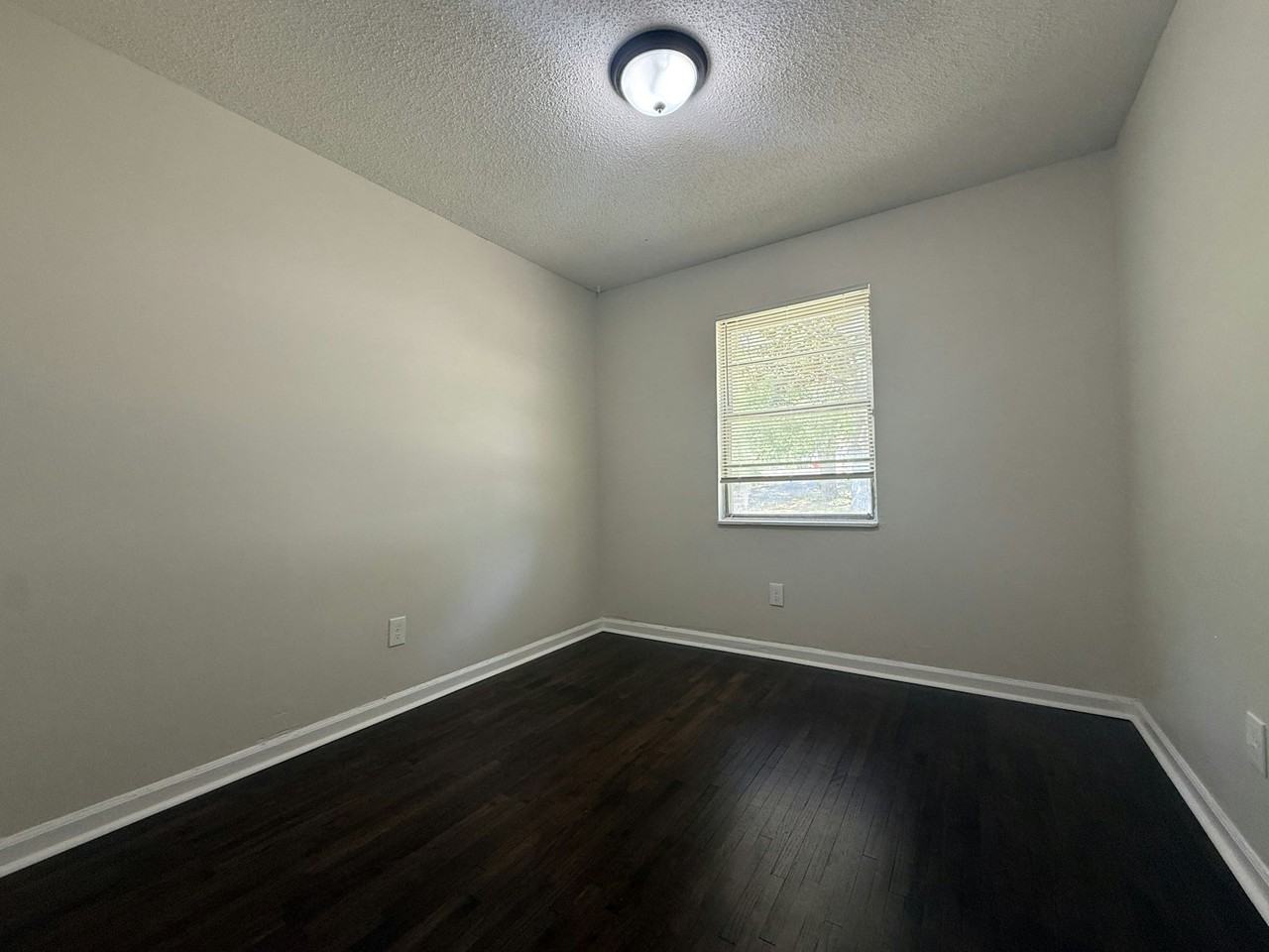933 Leacrest Avenue - Photo 6 of 8