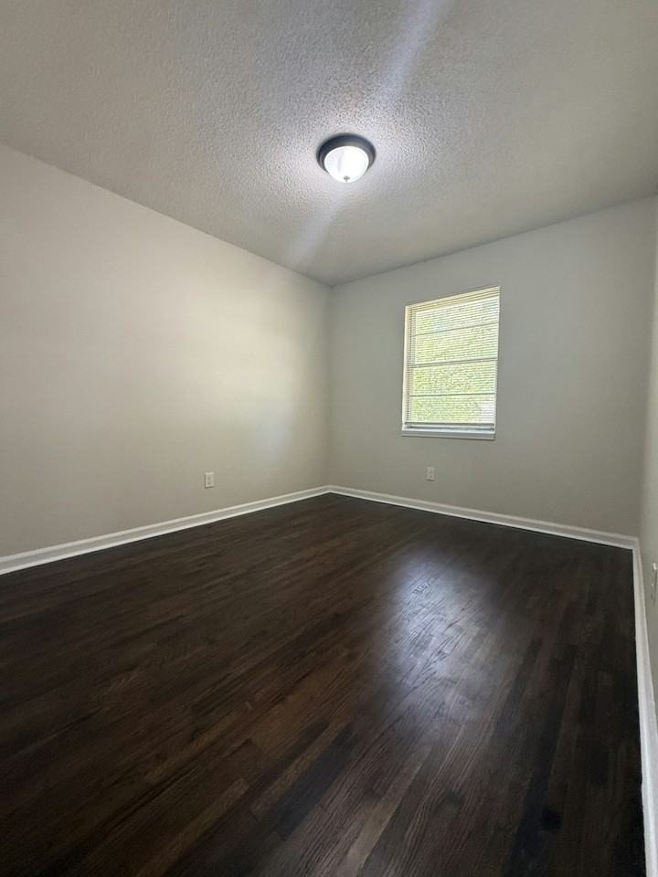 933 Leacrest Avenue - Photo 7 of 8