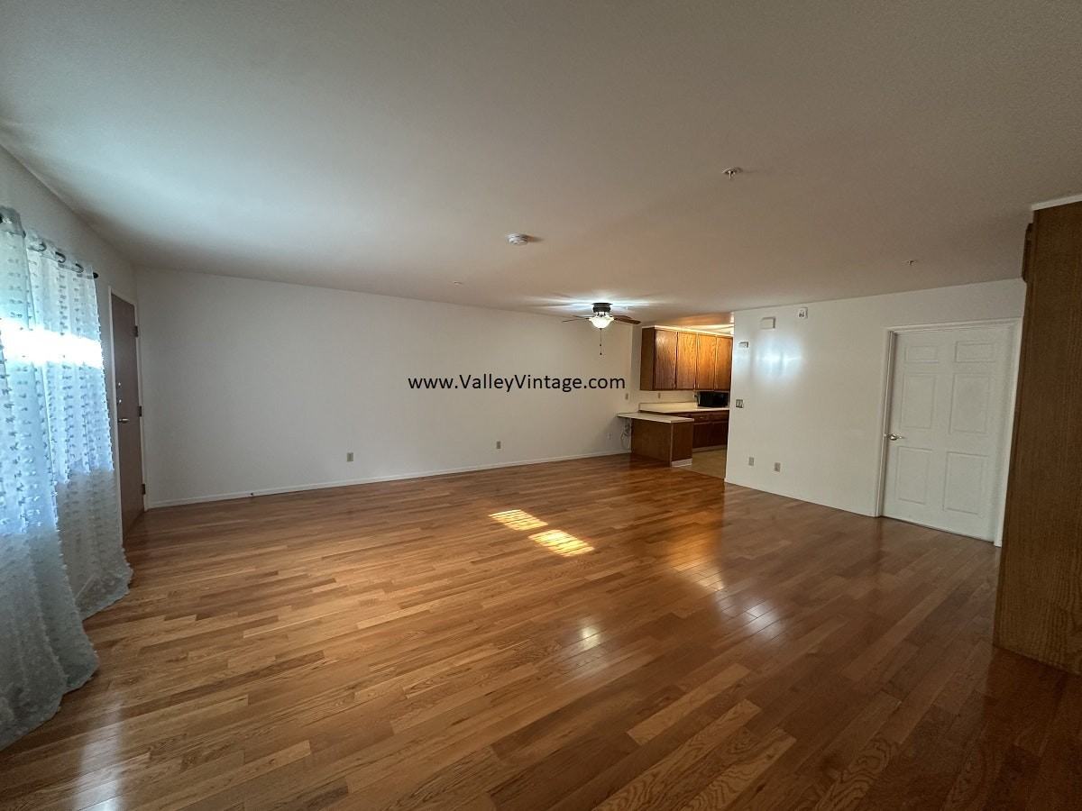 11508 Moorpark Street, Unit C - Photo 2 of 14
