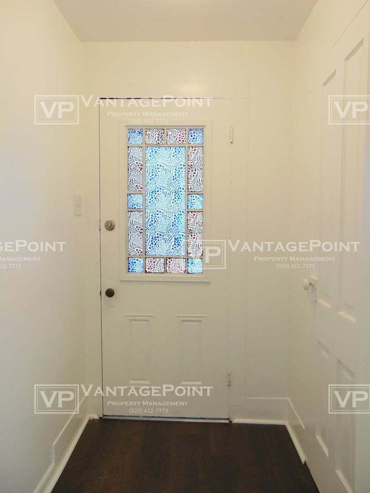 1160 Cass St Lowr - Photo 2 of 23