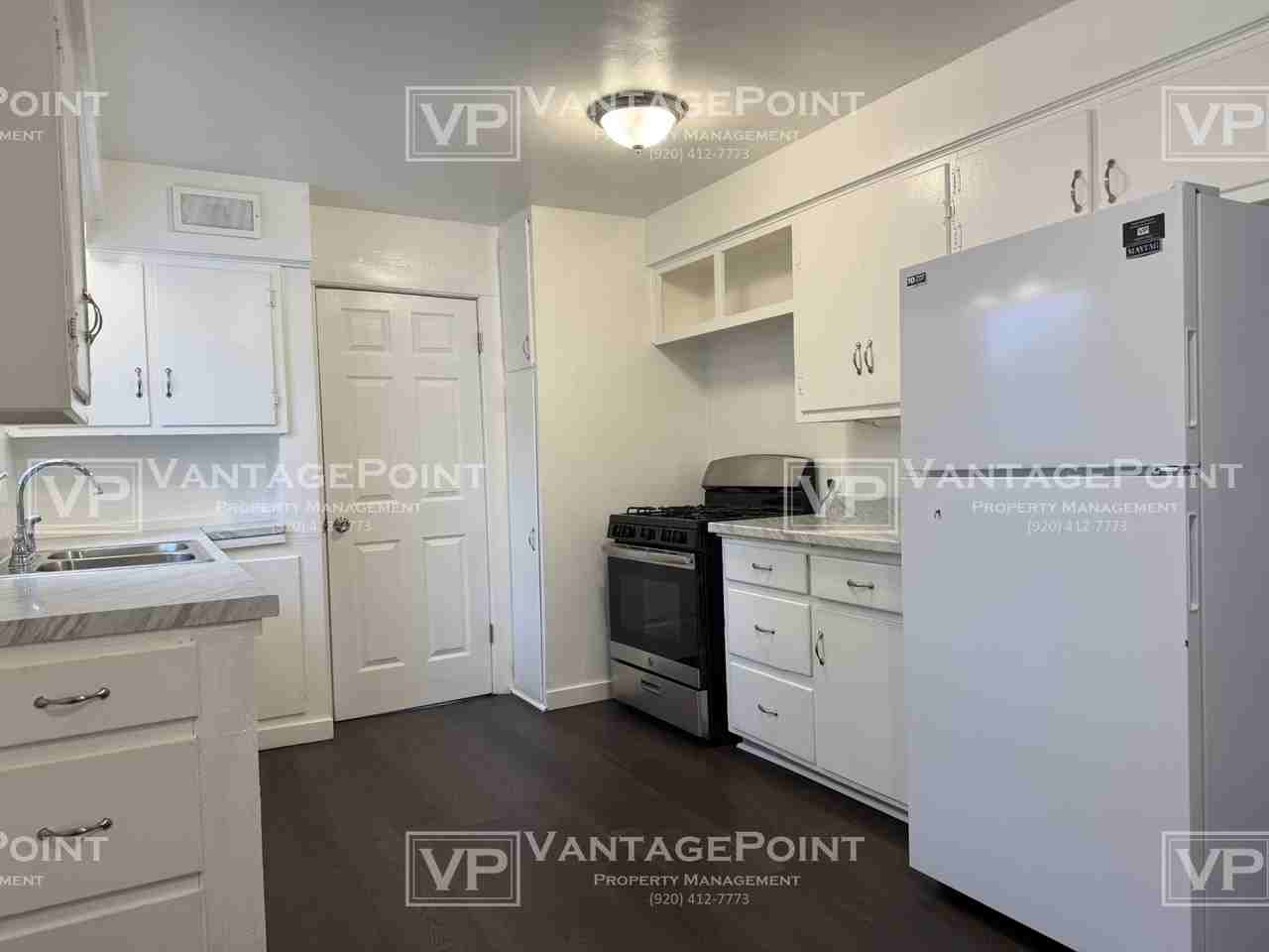 1160 Cass St Lowr - Photo 3 of 23