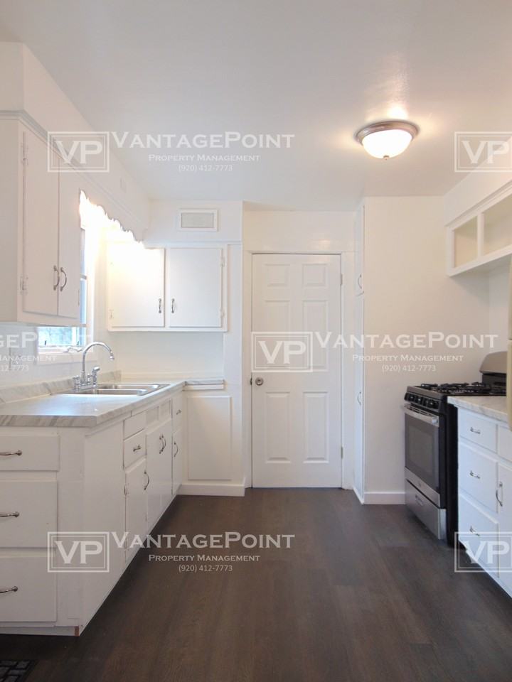 1160 Cass St Lowr - Photo 5 of 23