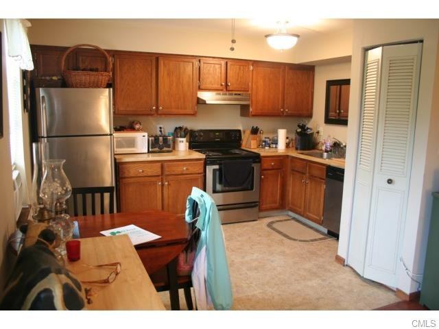 138 Aspetuck Village #138 - Photo 3 of 5