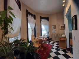 featured image of 334 E Mulberry St #1