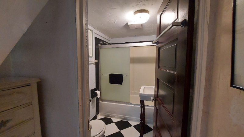 334 E Mulberry St #1 - Photo 4 of 16