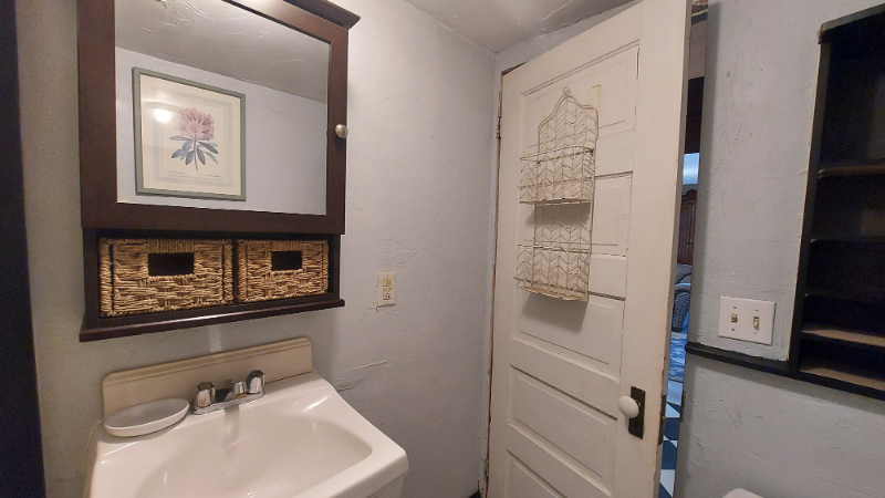 334 E Mulberry St #1 - Photo 5 of 16